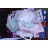 A job lot of vintage and antique linen