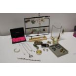 A selection of jewellery including a 925 necklace & pendant, earring stand included