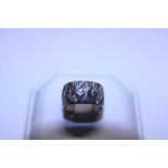 A 9ct white gold diamond cut ring size I 4.74 Grams