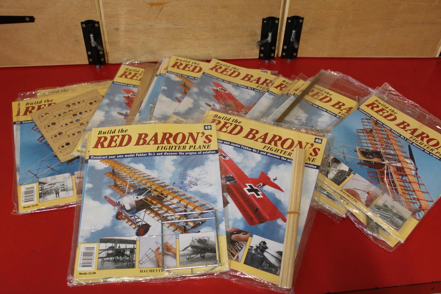 Build the Red Baron's fighter plane by Hachett editions 41-60 (missing 42 & 47)