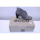 A new pair of Ecco ladies boots size 37