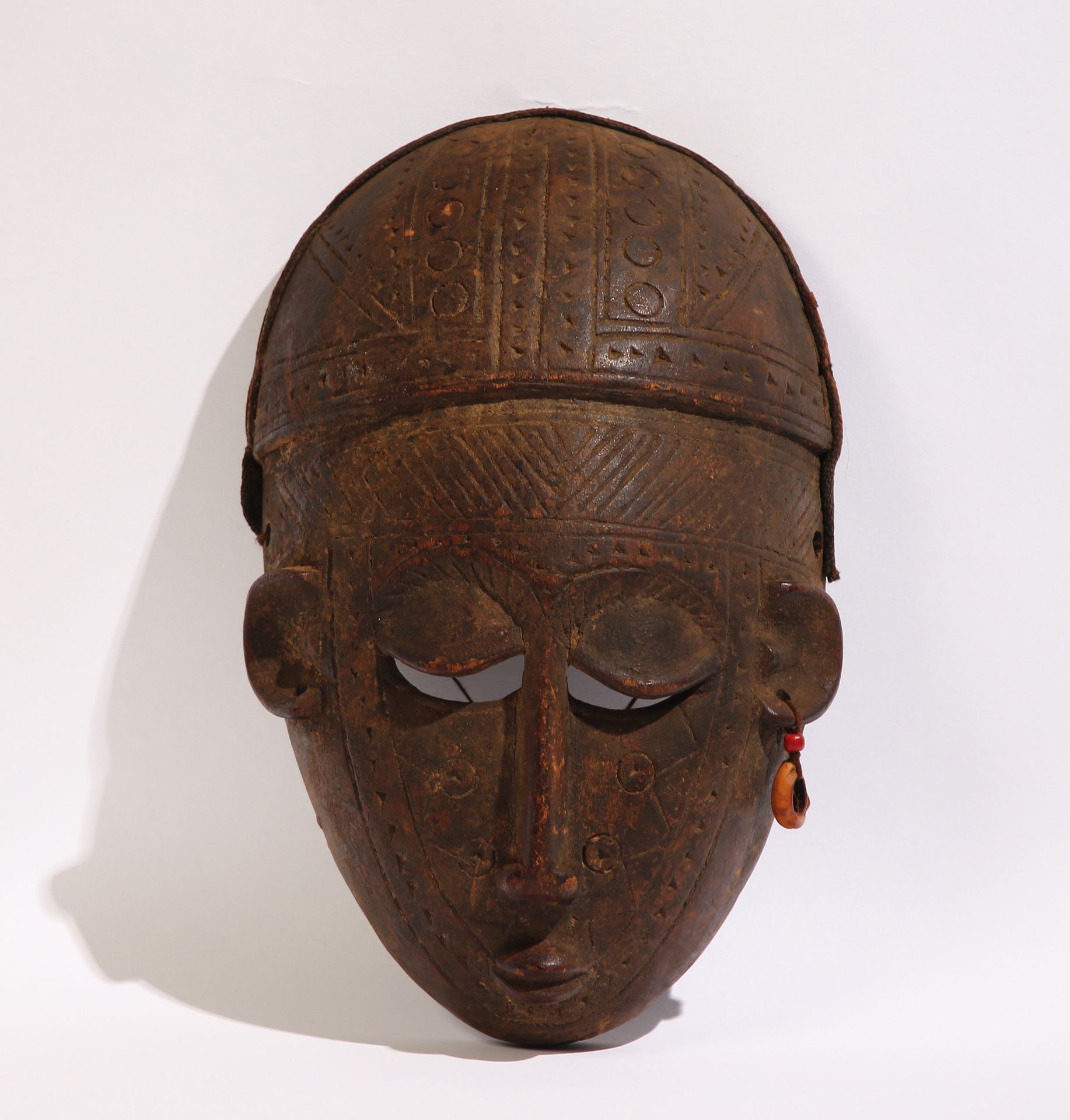 Maske der Binji. - Bild 2 aus 2