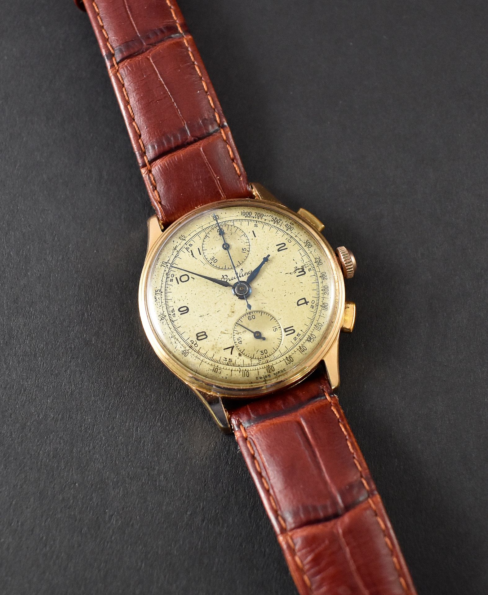 Früher goldener Breitling-Chronograph,