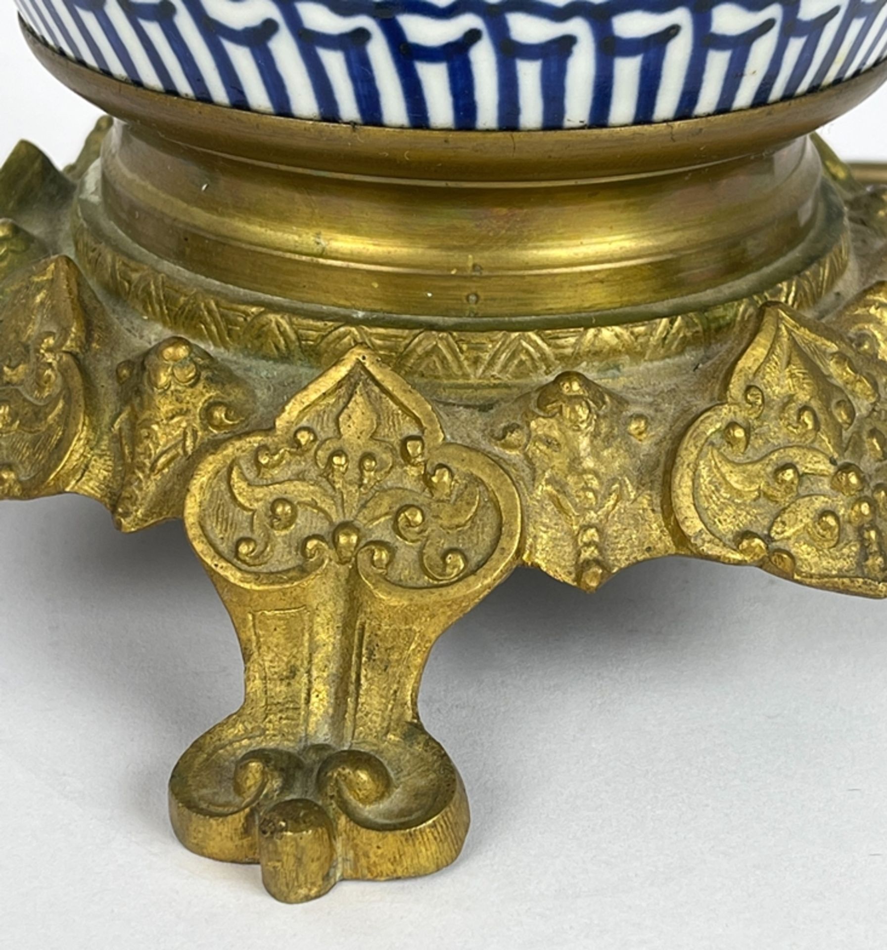 Paar Chinoiserie Lampen mit Bronzemontierung - Bild 17 aus 18