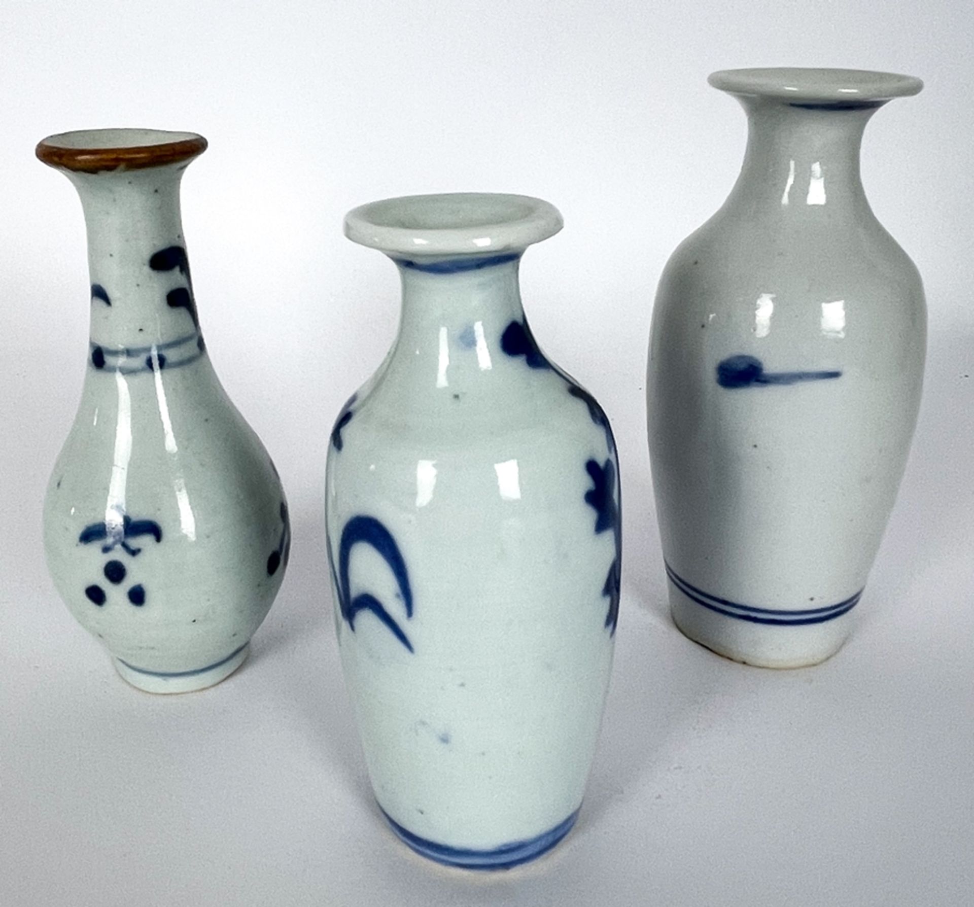 Konvolut kleiner blau bemalter China Vasen  - Bild 3 aus 6