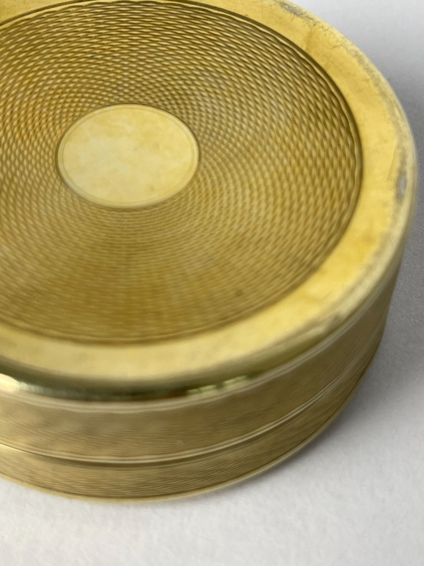 Hochwertige feinst gravierte vergoldete Silberdose - Image 5 of 7