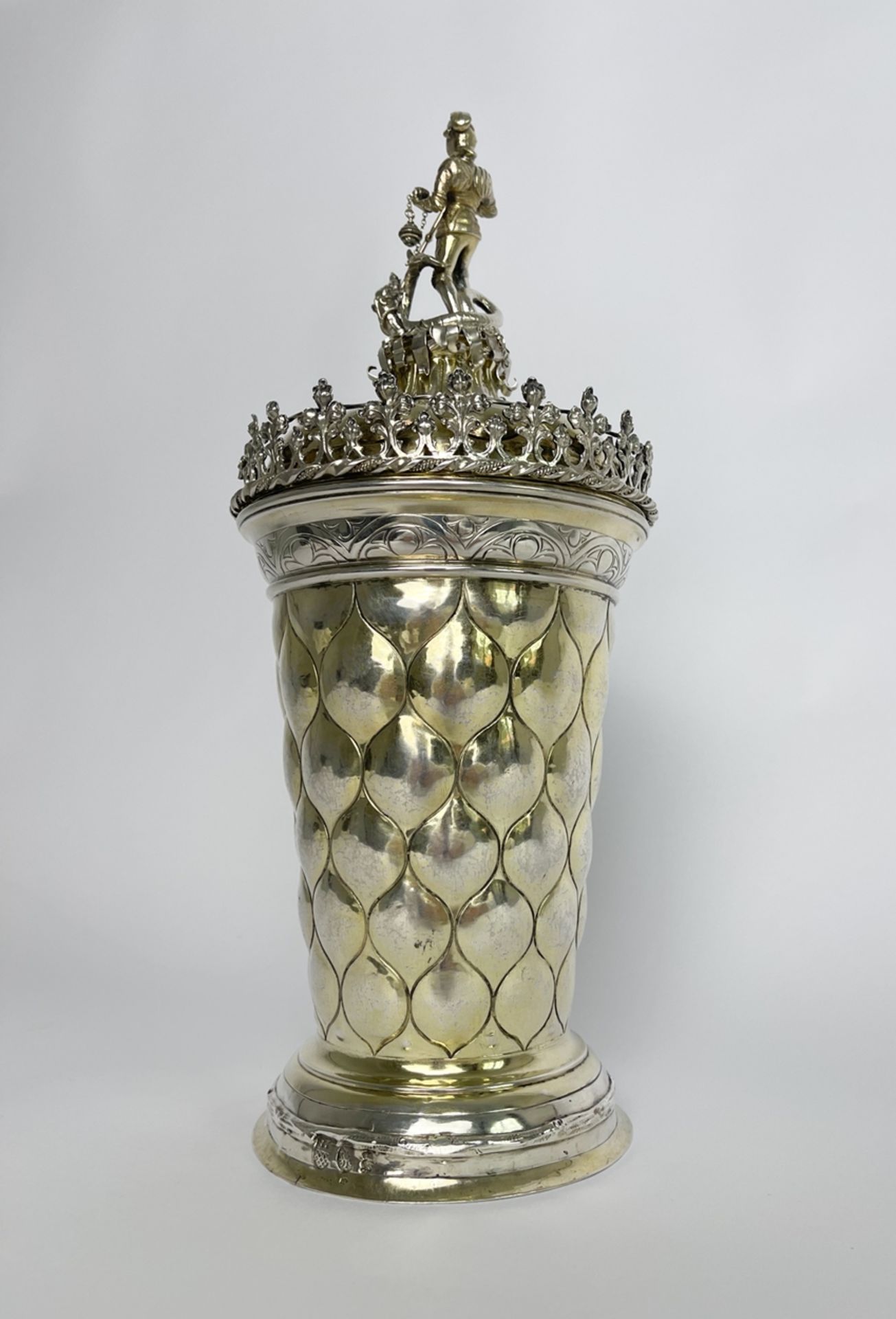 Monumentaler Renaissance Silber Buckelpokal  - Bild 10 aus 24