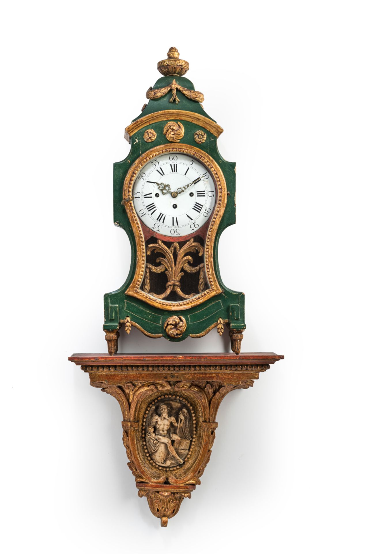 A SOUTH GERMAN CARVED AND PARCIAL GILT WOOD "STUTZUHR" PENDULE - Image 2 of 9
