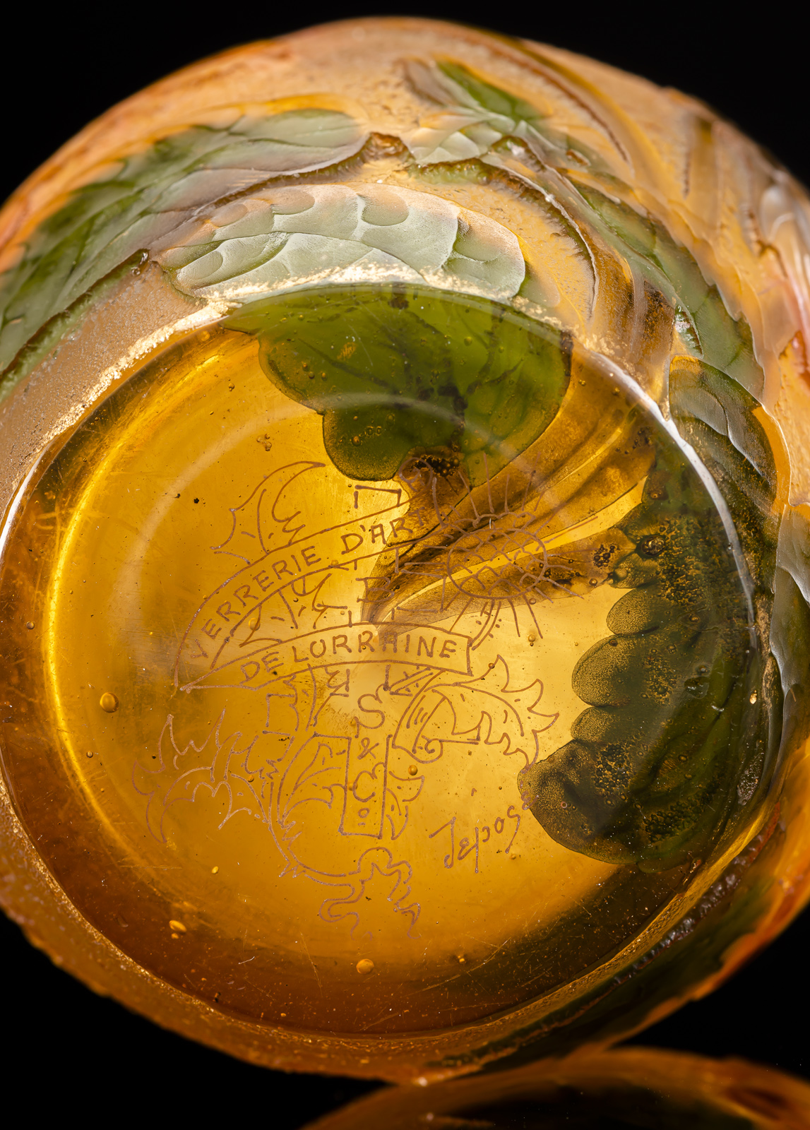 A BURGUN SCHWERER & CO FLOWER CAMEO GLASS VASE - Image 3 of 3