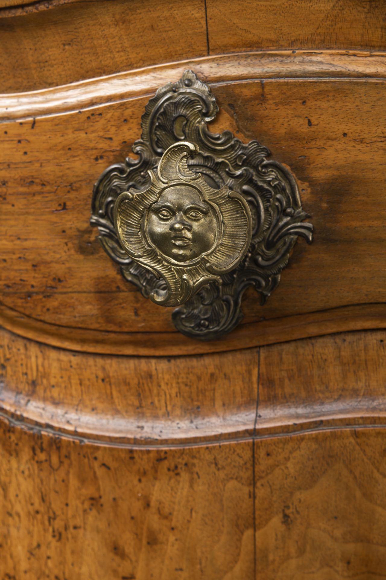 A LARGE BAROQUE BRASS MOUNTED CARVED WALNUT CUPBOARD - Image 5 of 9