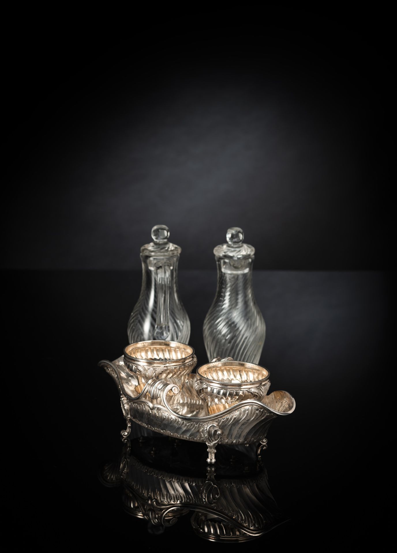 A FRENCH SILVER CRUET STAND FOR OIL AND VINEGAR - Image 3 of 4