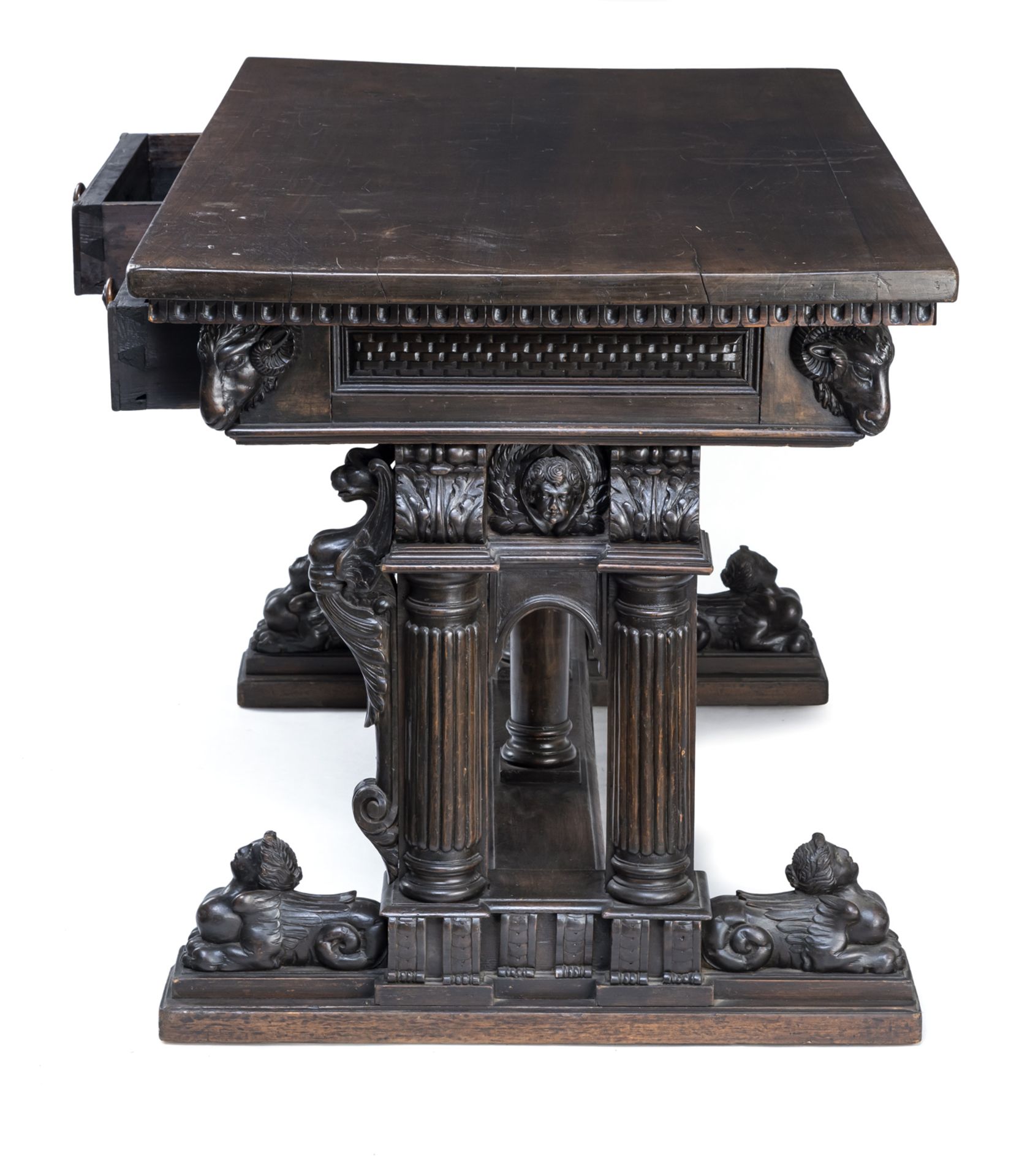 AN ITALIAN RENAISSANCE STYLE CENTRE TABLE - Image 4 of 6