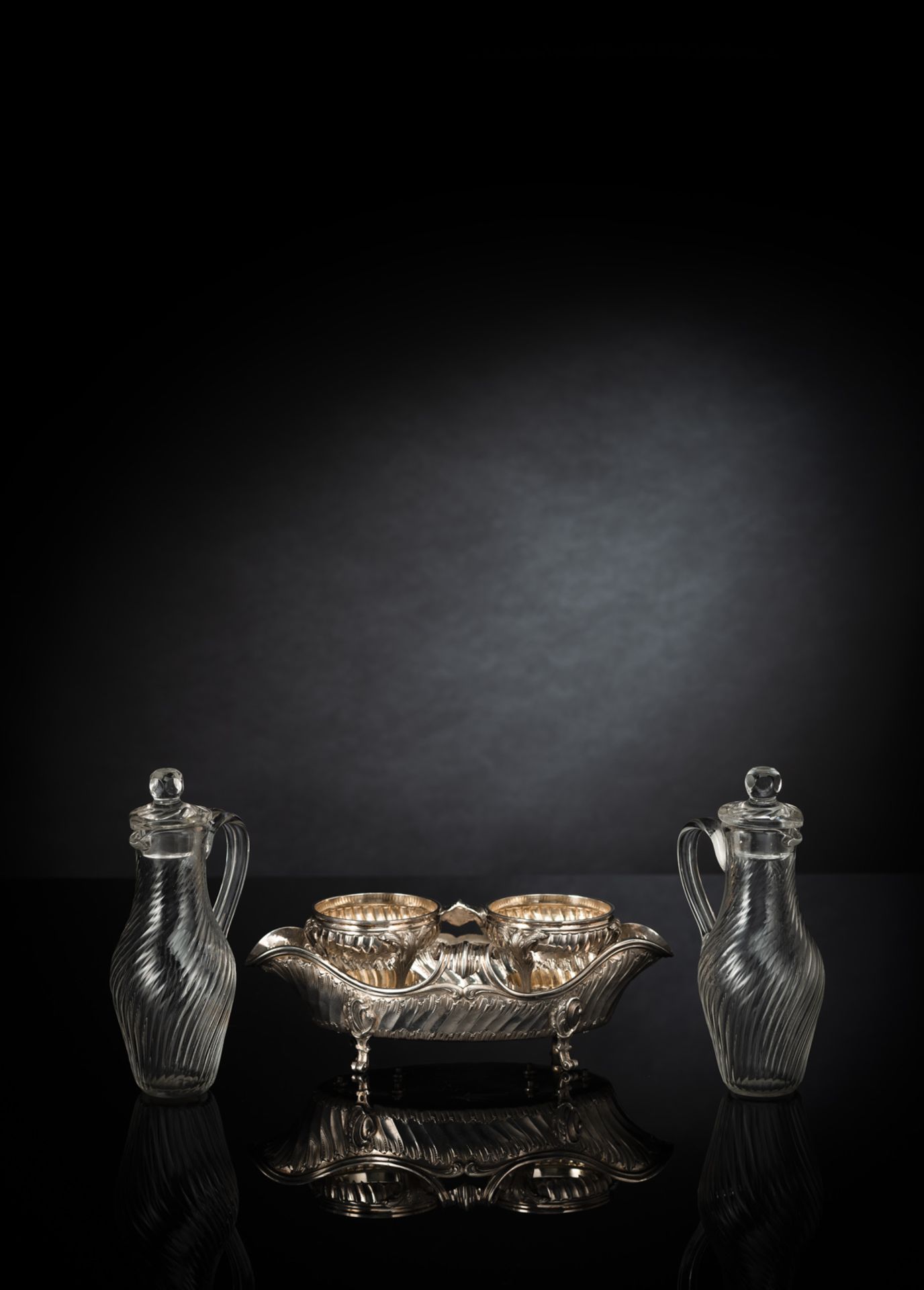 A FRENCH SILVER CRUET STAND FOR OIL AND VINEGAR - Image 2 of 4