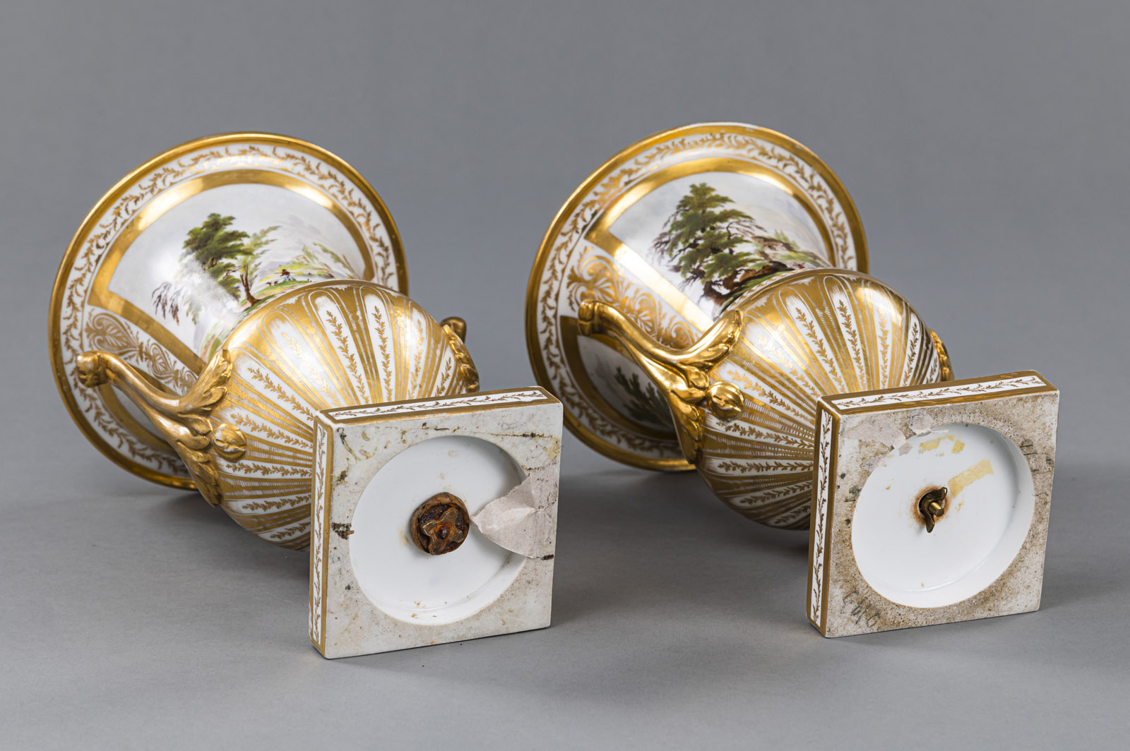A PAIR OF LANDSCAPE PATTERN AND GILT MEDICI VASES - Image 4 of 4