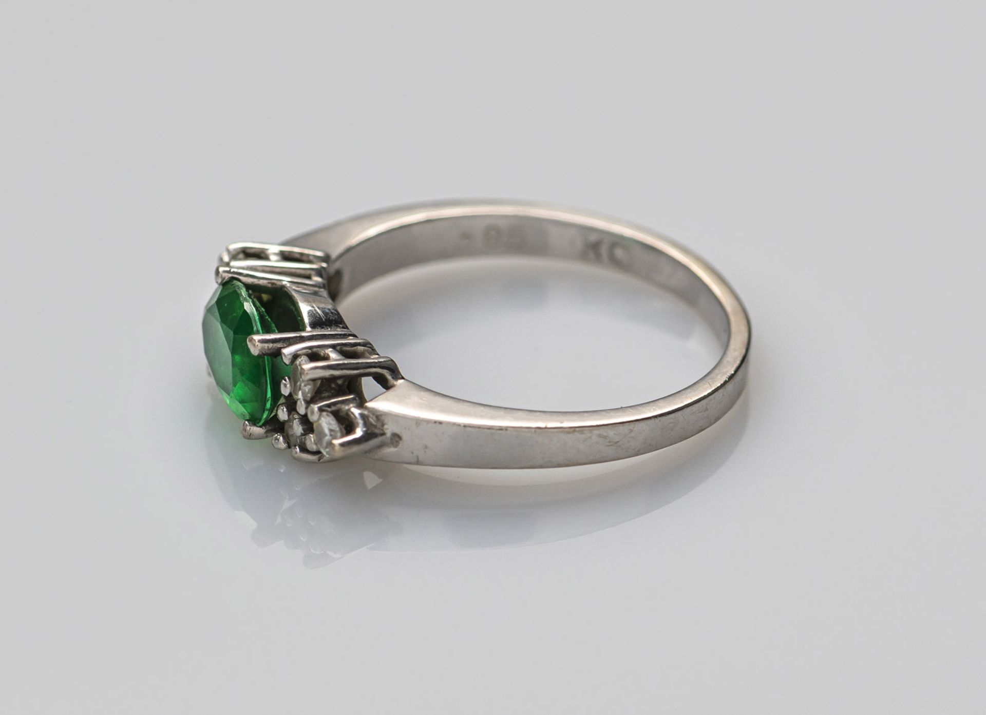 Ring mit Smaragd-Doublette - Bild 2 aus 5