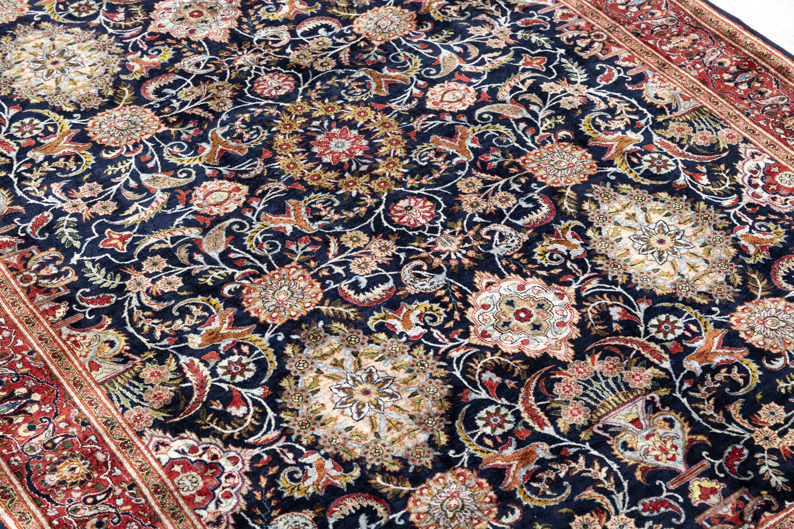 AN ALL OVER PATTERNED SILK RUG - Image 2 of 13