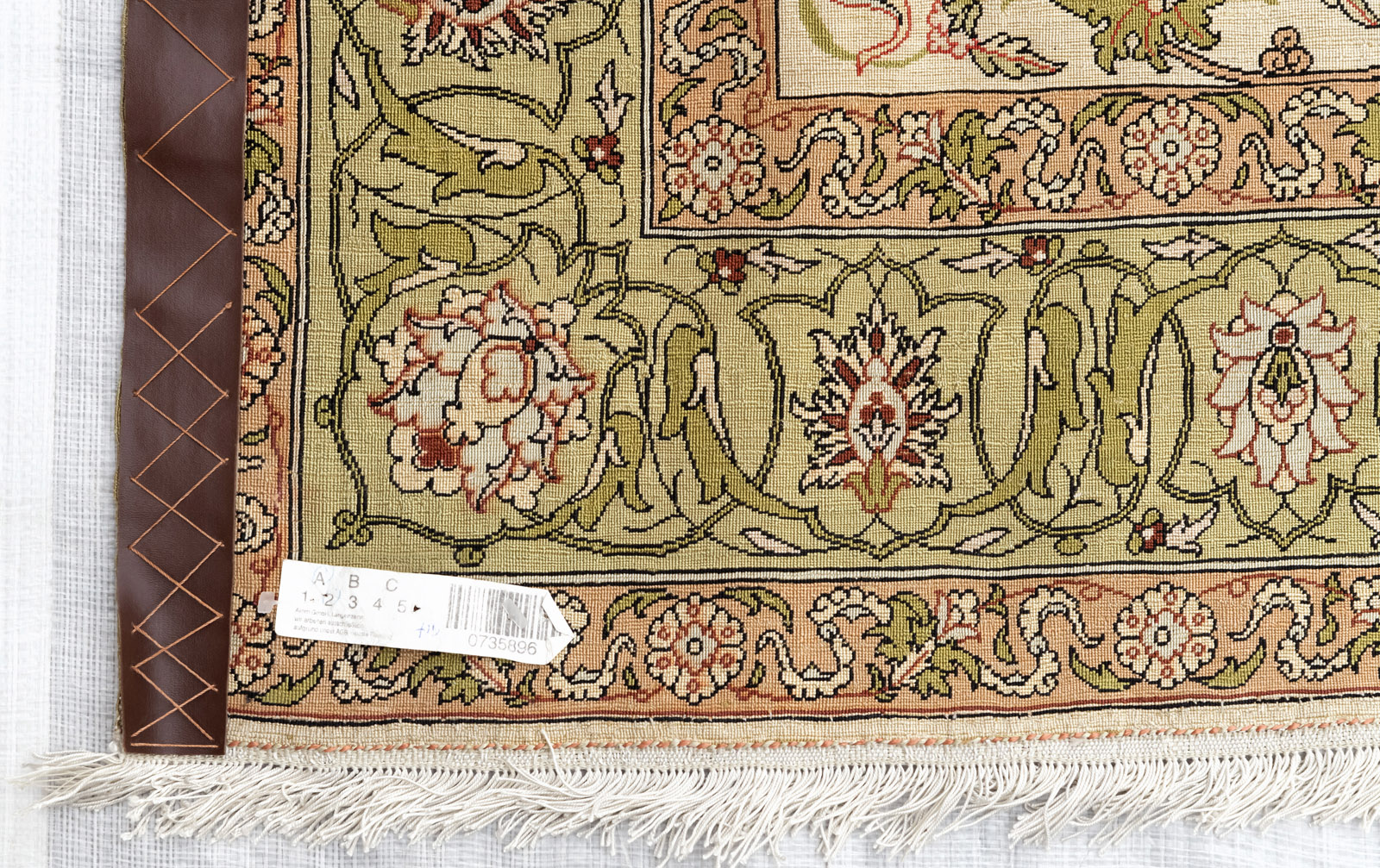 A SMALL SIZE SILK PRAYER RUG - Image 6 of 11