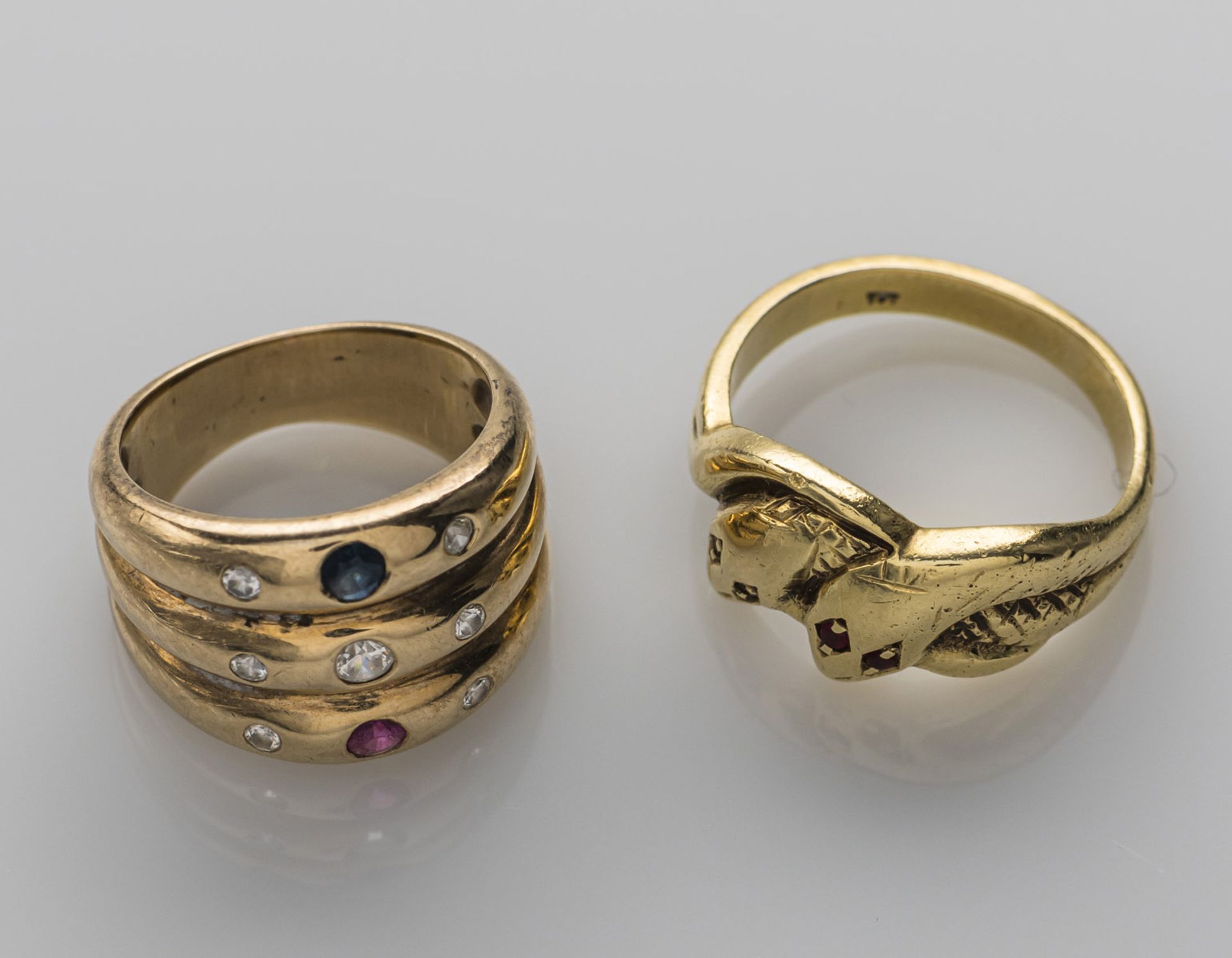 TWO GOLD RINGS - Image 4 of 4