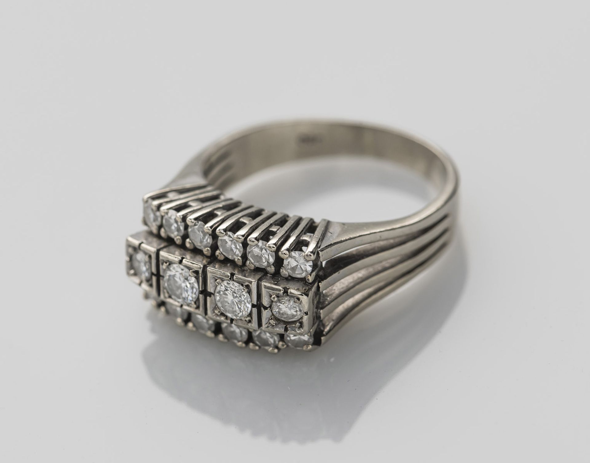 A DIAMOND RING - Image 3 of 7