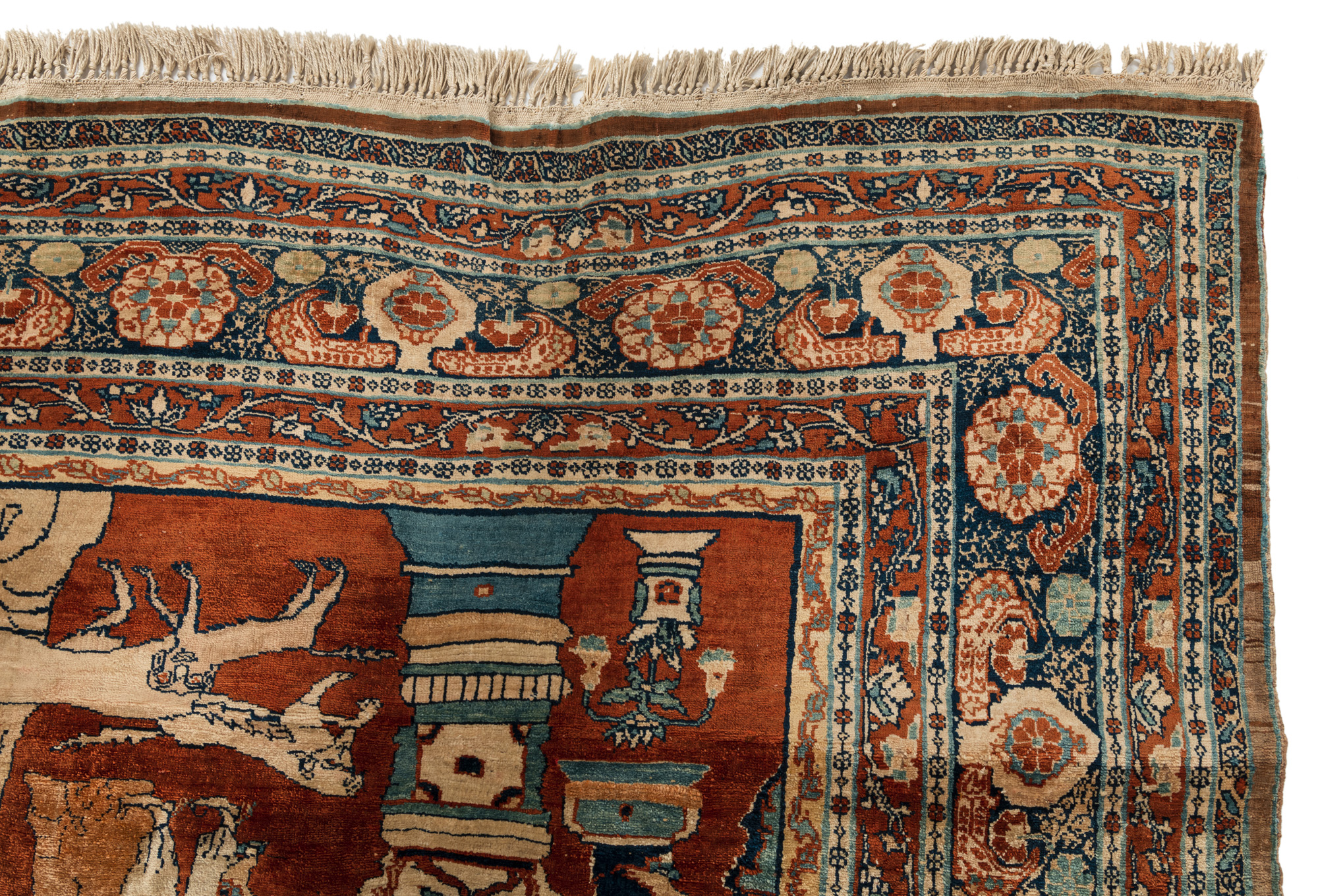 A FINE AND ANTIQUE SILK PRAYER HERIZ RUG WITH FIGURAL SCENE - Image 5 of 6