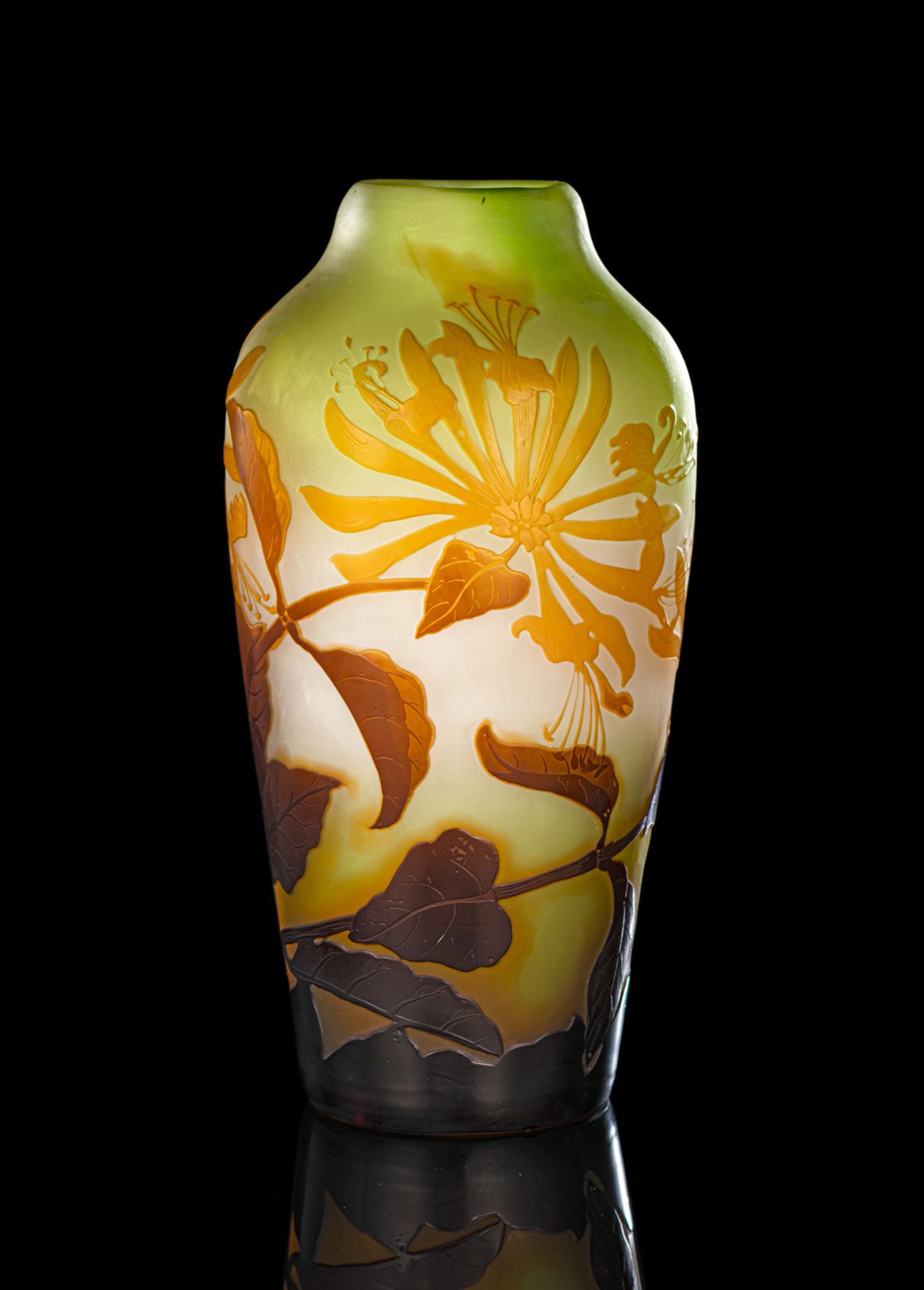 A GALLÉ "CHEVREFEUILLE" CAMEO GLASS VASE