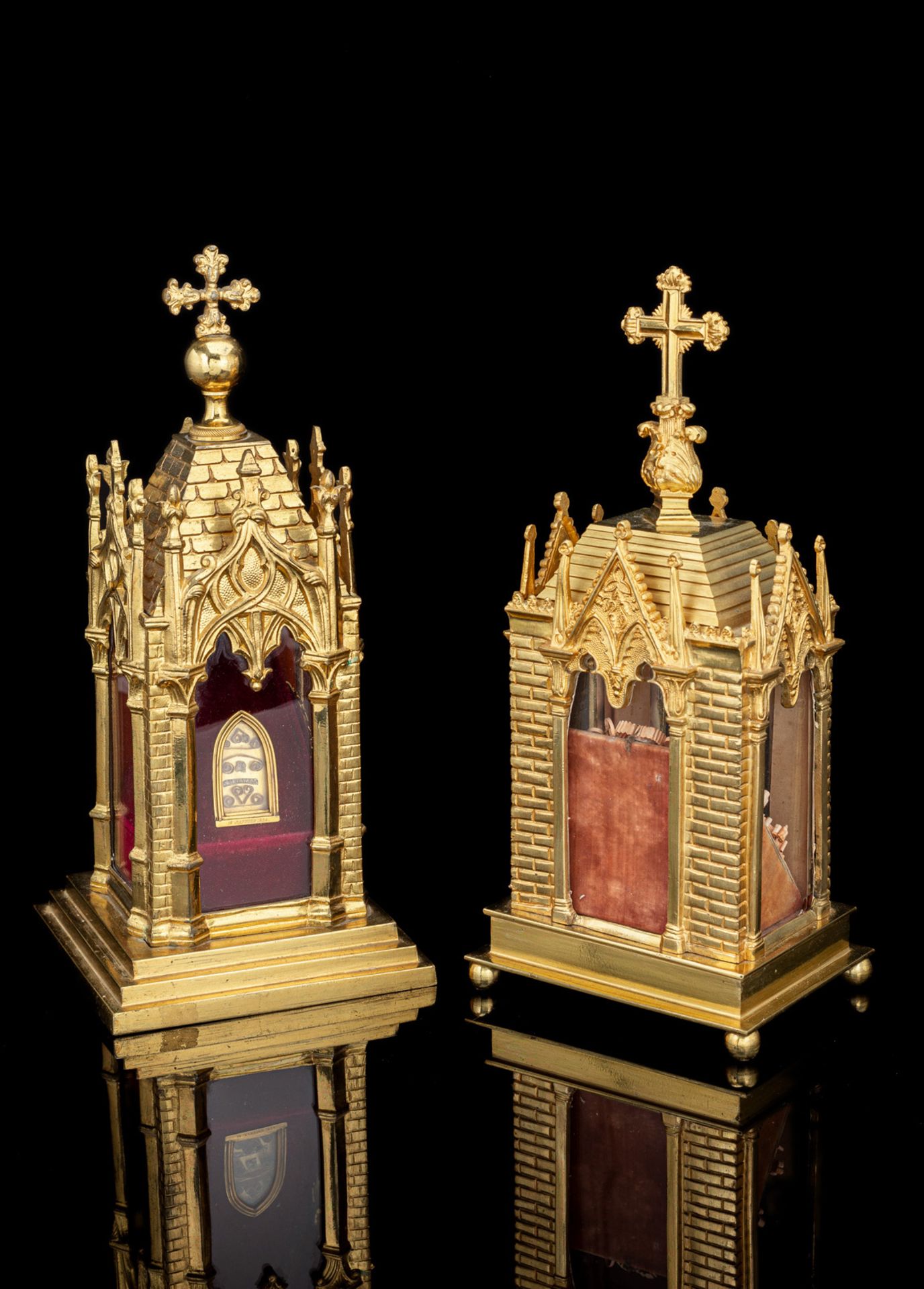 Zwei Reliquienschreine im gotischen Stil - Bild 2 aus 2