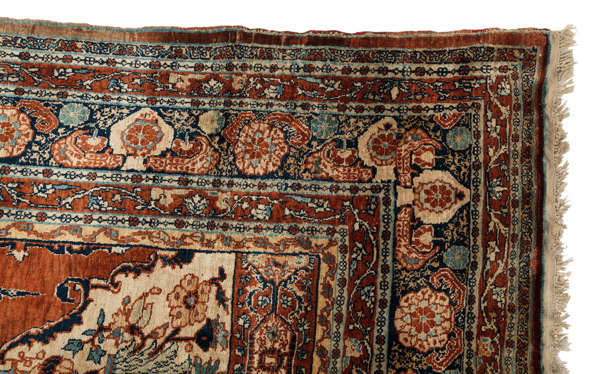 A FINE AND ANTIQUE SILK PRAYER HERIZ RUG WITH FIGURAL SCENE - Image 3 of 6