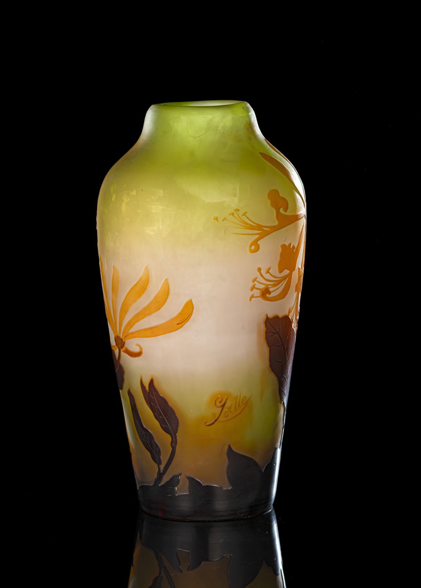 A GALLÉ "CHEVREFEUILLE" CAMEO GLASS VASE - Image 2 of 3