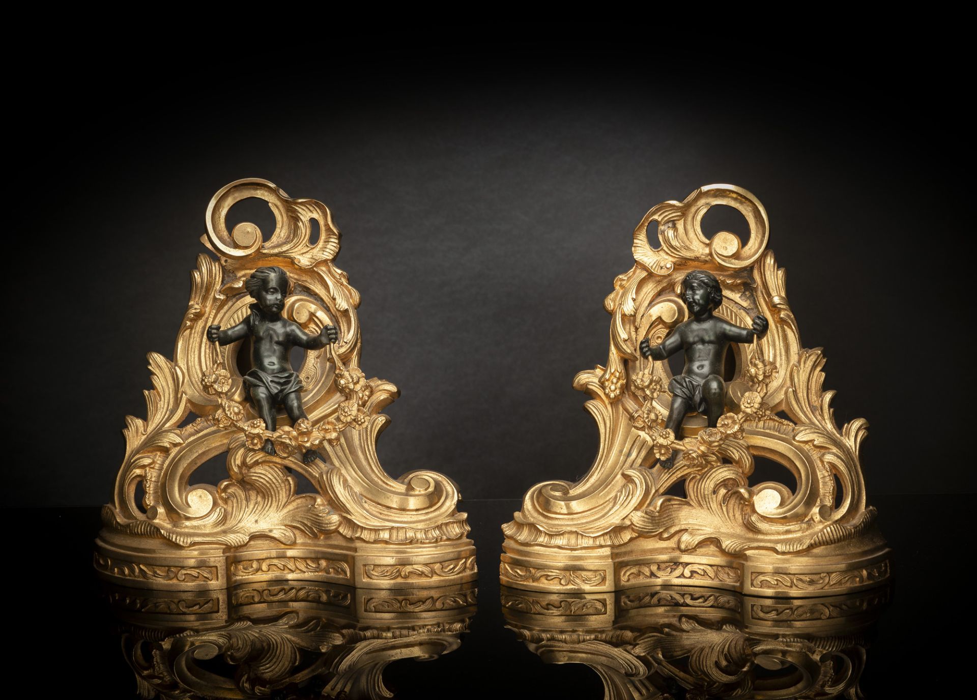 Paar Kaminböcke im Louis-XV-Stil mit Putten