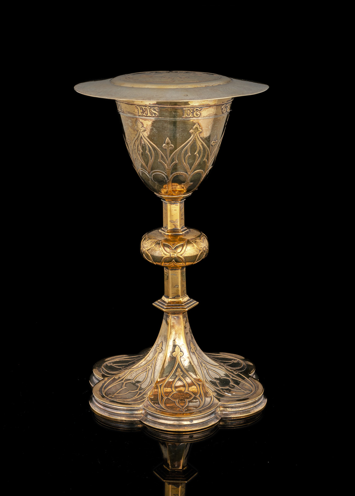A FRENCH SILVERGILT CHALICE WITH PANTEN - Image 2 of 3