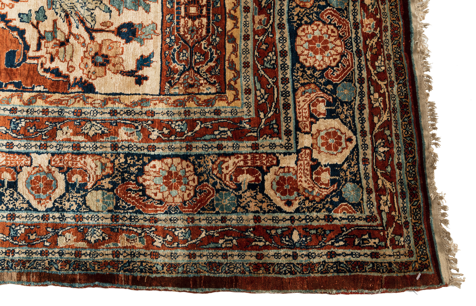 A FINE AND ANTIQUE SILK PRAYER HERIZ RUG WITH FIGURAL SCENE - Image 2 of 6