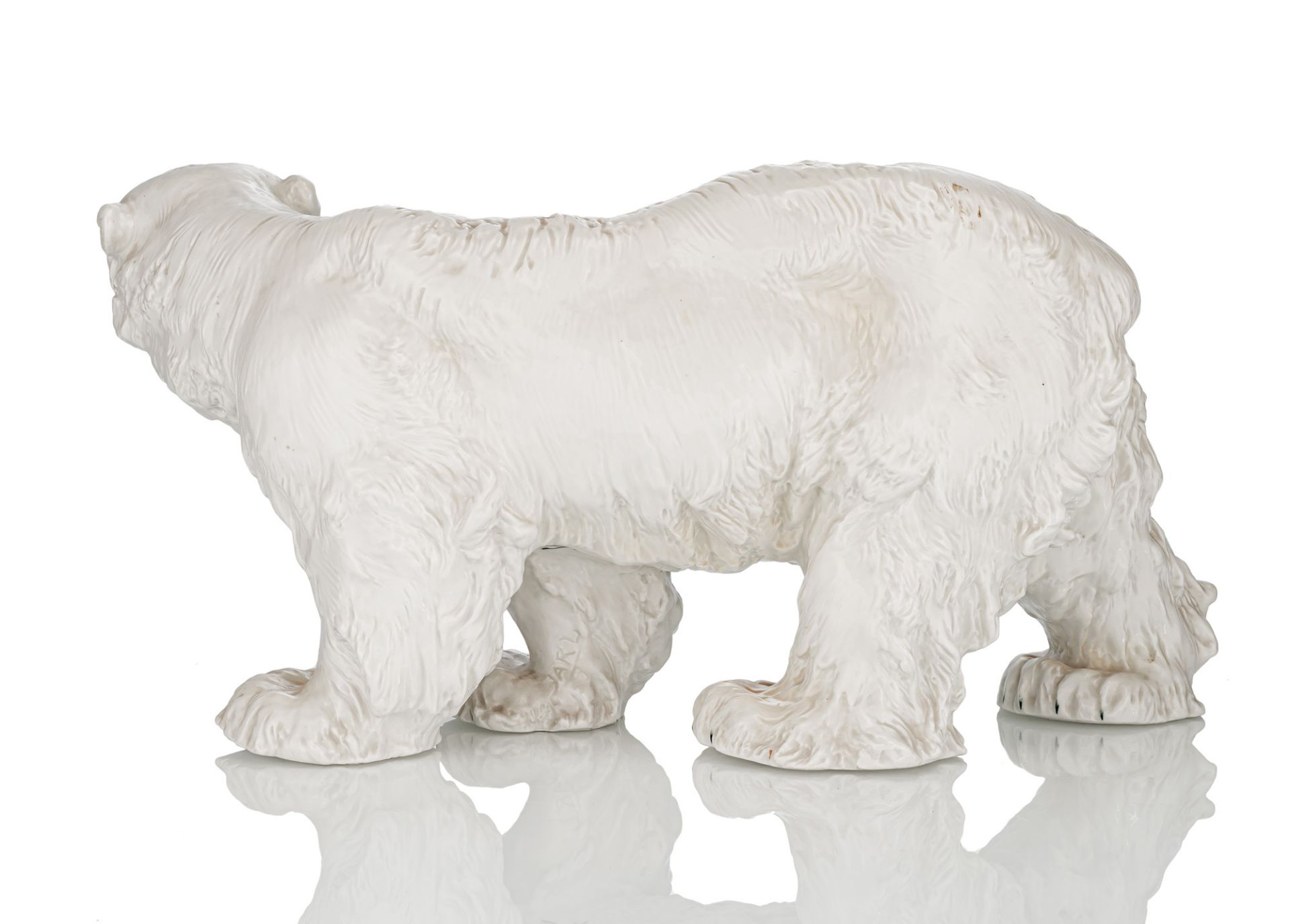 A MEISSEN FIGURE OF AN ICEBEAR - Image 2 of 3