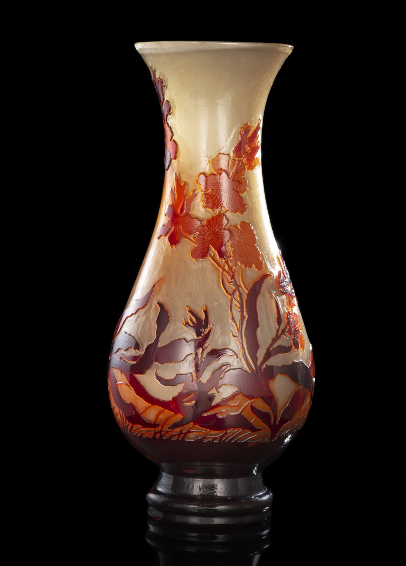 A LARGE GALLÉ FLORAL PATTERN BALUSTER VASE