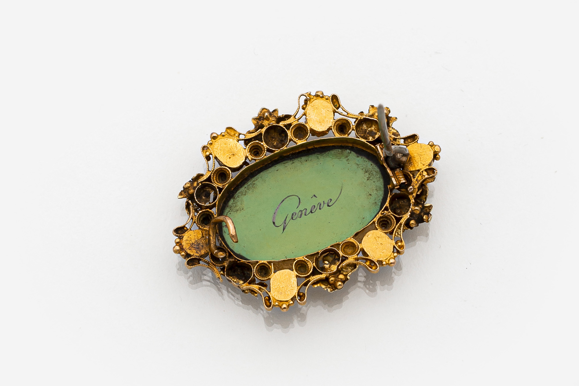 A SWISS ENAMELLED BROOCH WITH A GIRL FROM GENEVA - Image 2 of 2