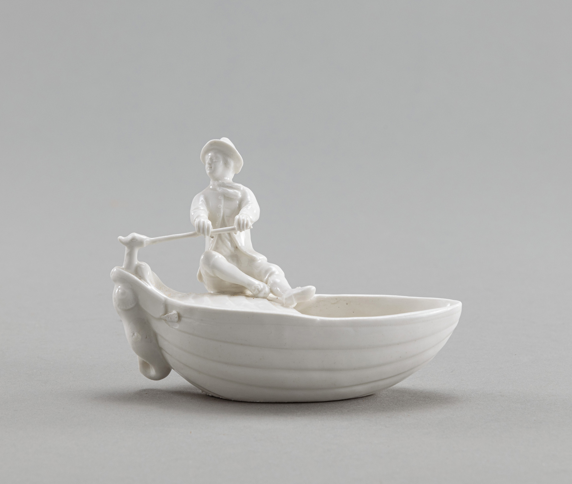 A GERMAN WHITE PORCELAIN SALT MODELLED AS A BOATMAN - Image 3 of 6