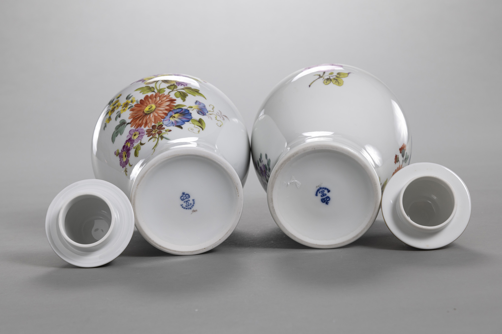 THREE FLORAL TOOLED PORCELAIN VASES AND LIDS - Image 6 of 10