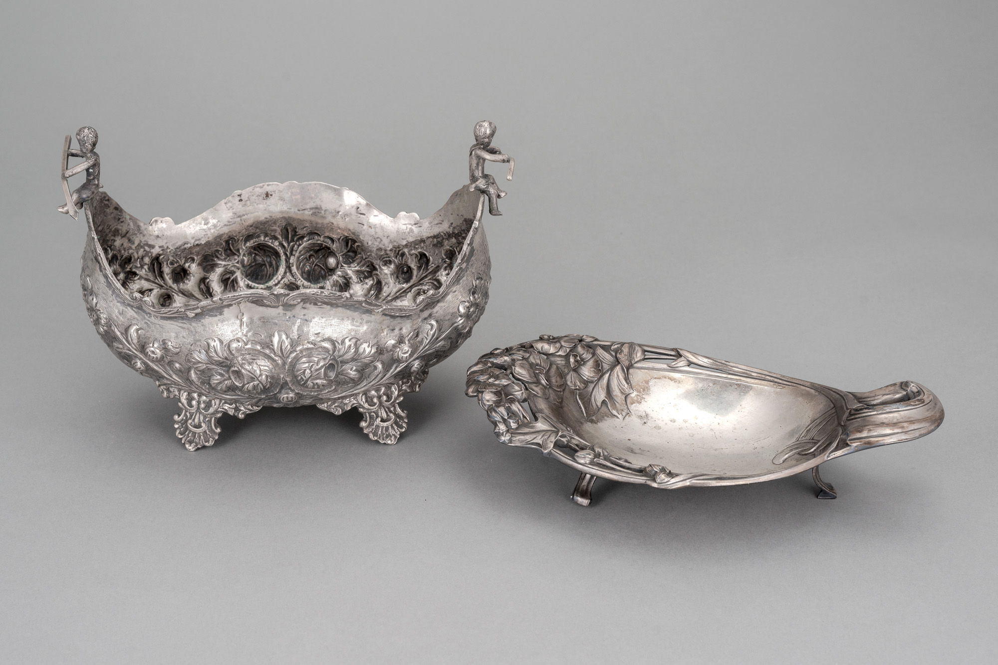 TWO EUROPEAN SILVER BOWLS - Image 2 of 4
