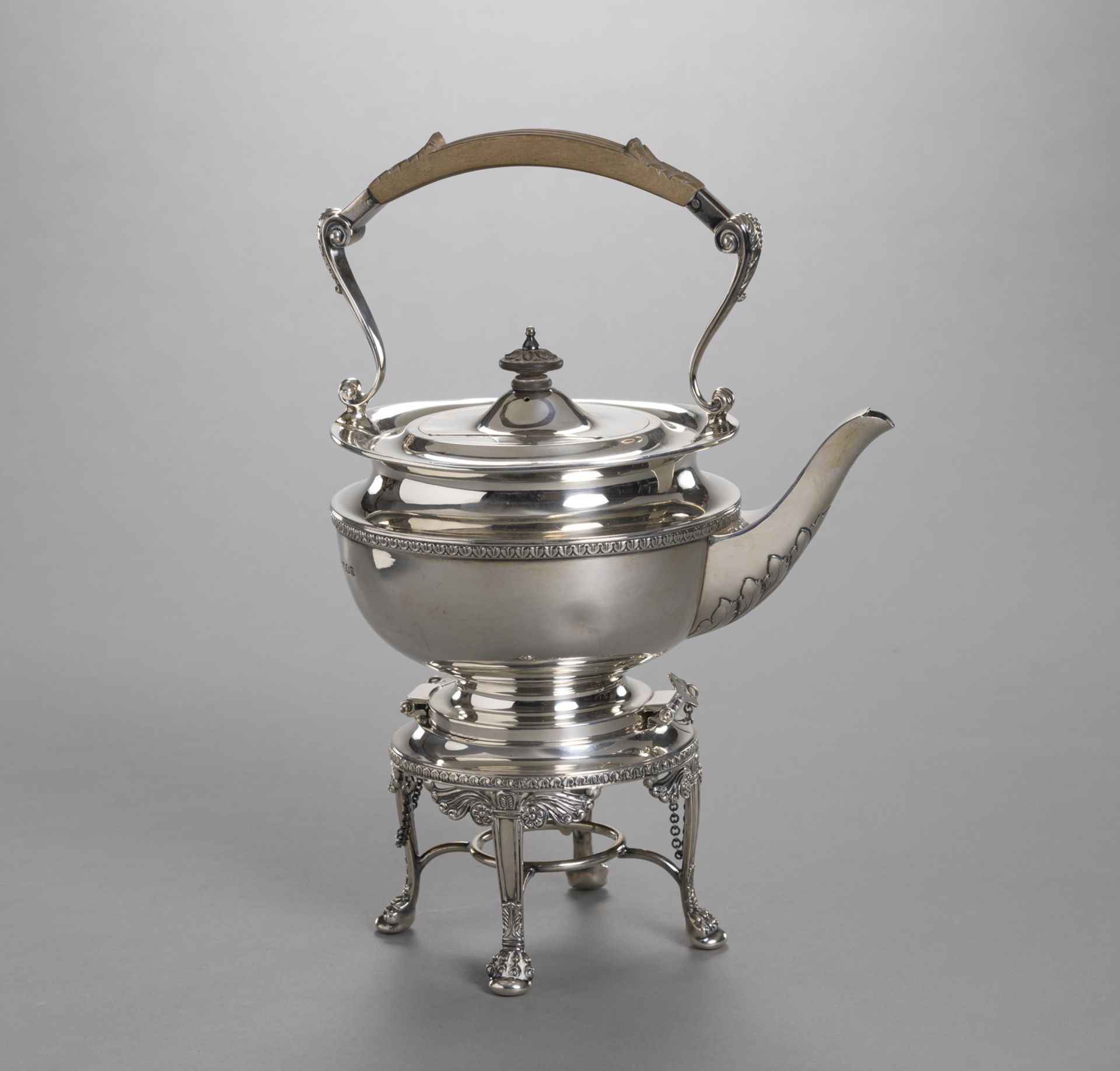 GEORGE V SILVER TEAPOT ON WARMER - Image 2 of 7