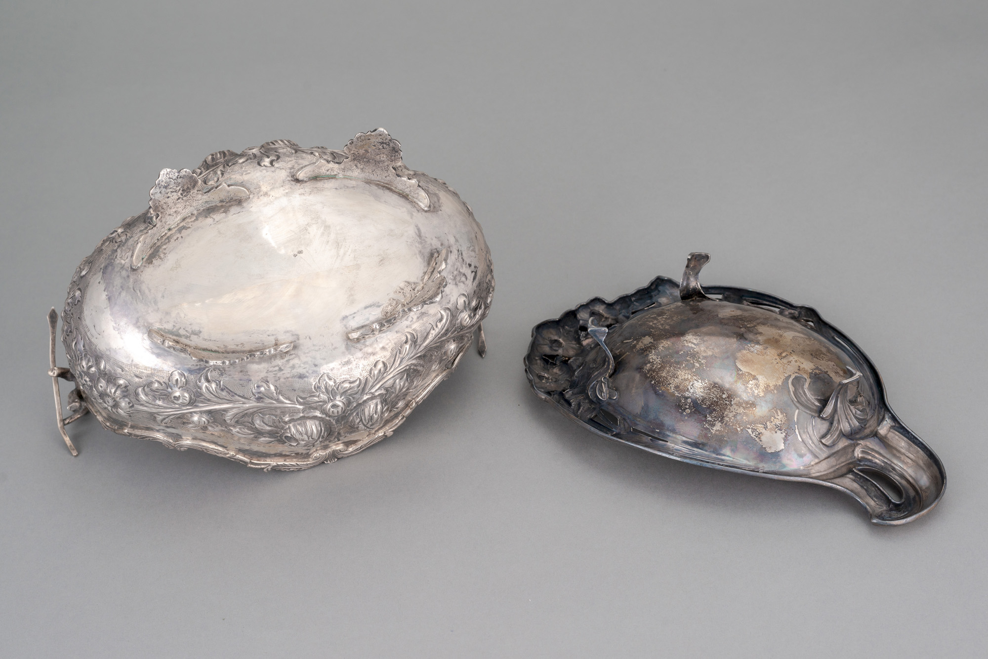 TWO EUROPEAN SILVER BOWLS - Image 4 of 4