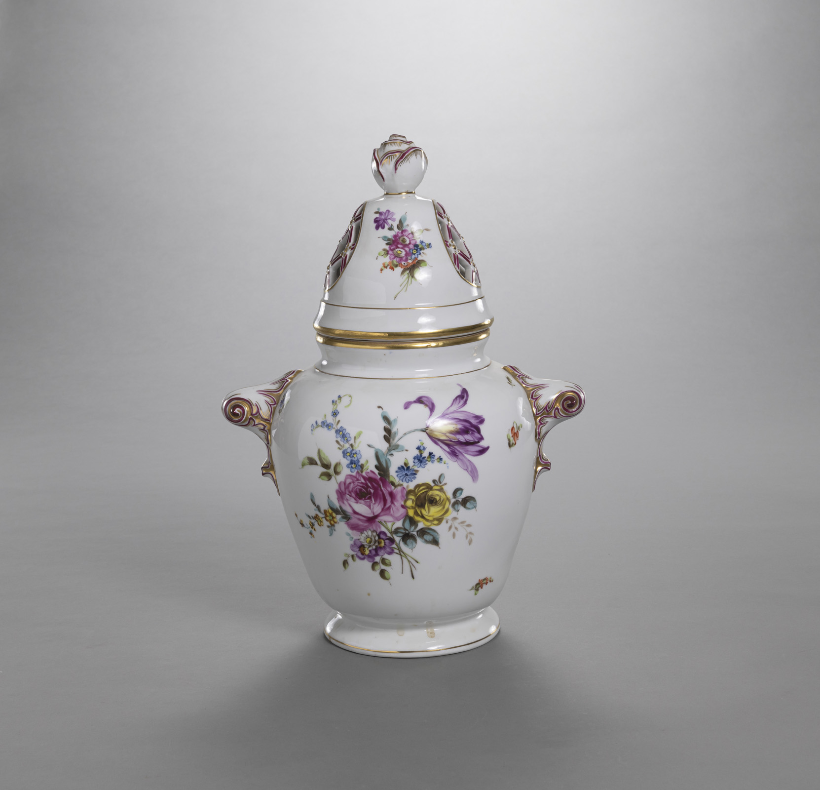 THREE FLORAL TOOLED PORCELAIN VASES AND LIDS - Image 8 of 10