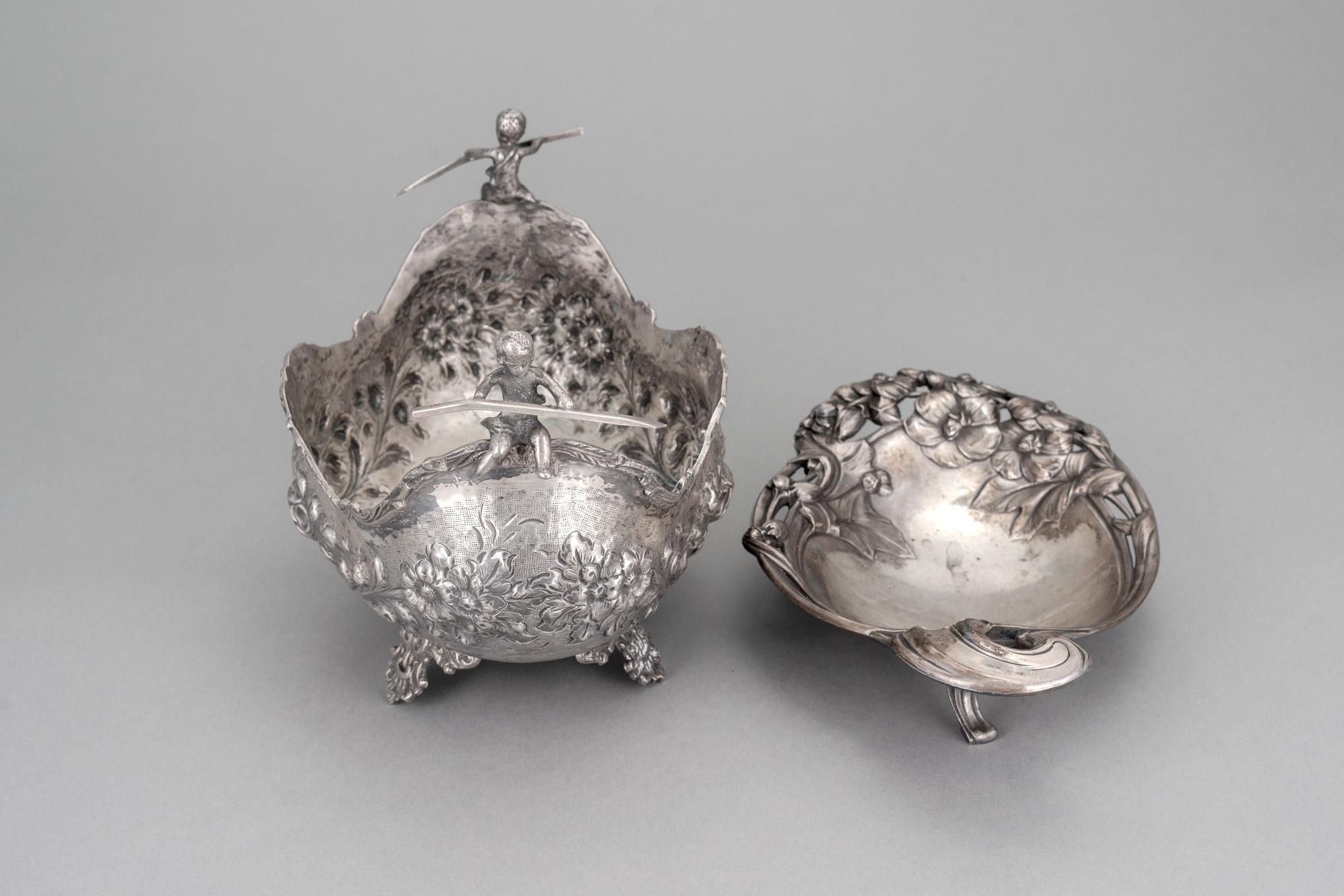 TWO EUROPEAN SILVER BOWLS - Image 3 of 4