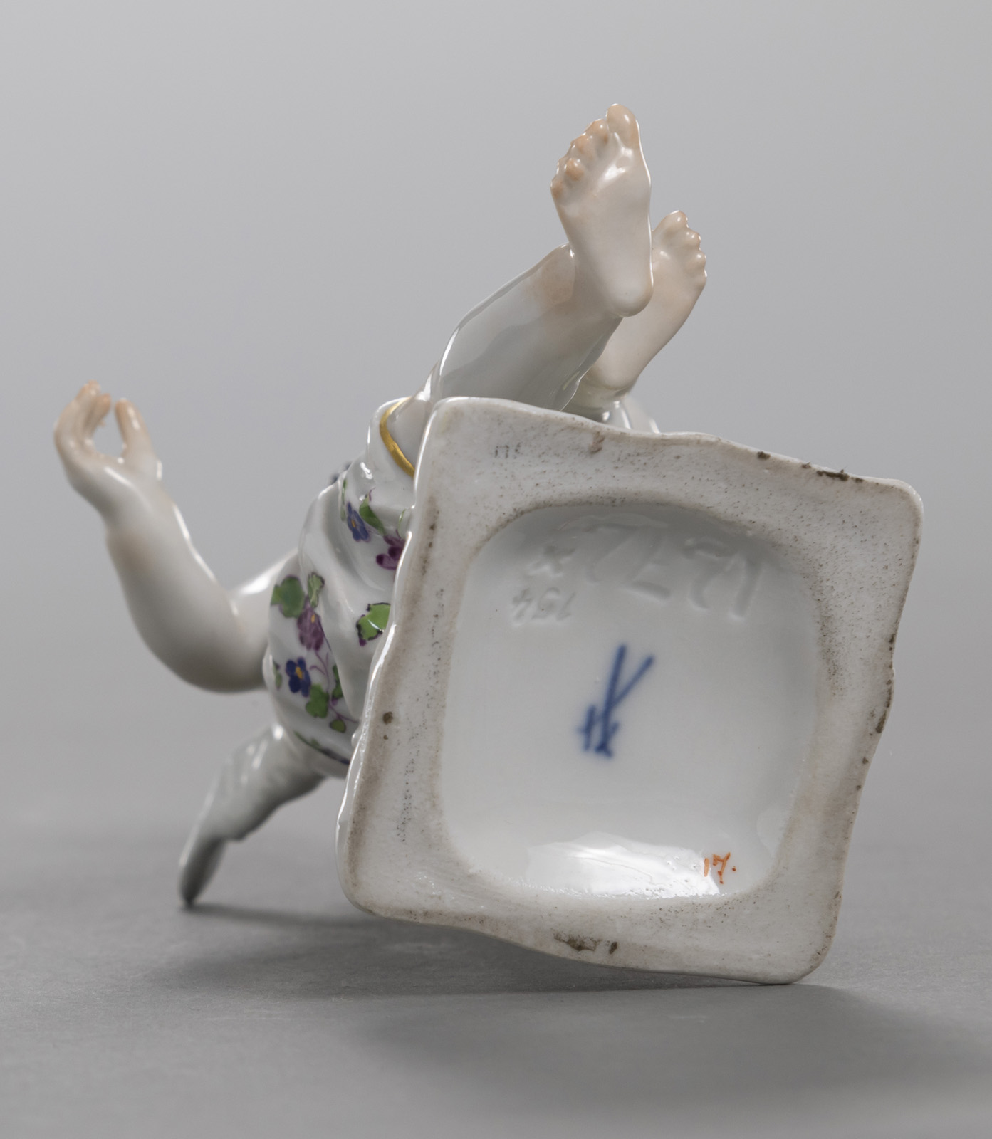 A WINGED MEISSEN PUTTO - Image 6 of 6