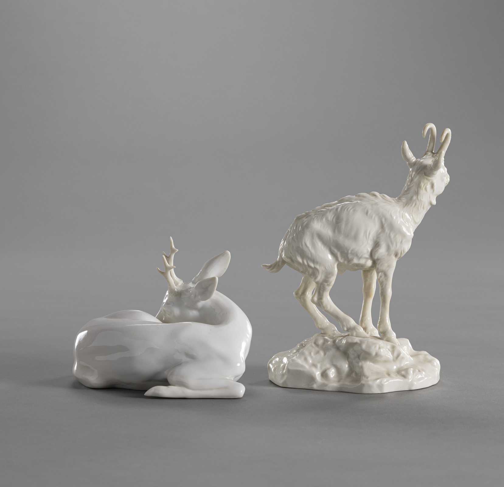 A NYMPHENBURG WHITE PORCELAIN FIGURE OF A CHAMOIS AND A ROEBUCK - Image 3 of 4