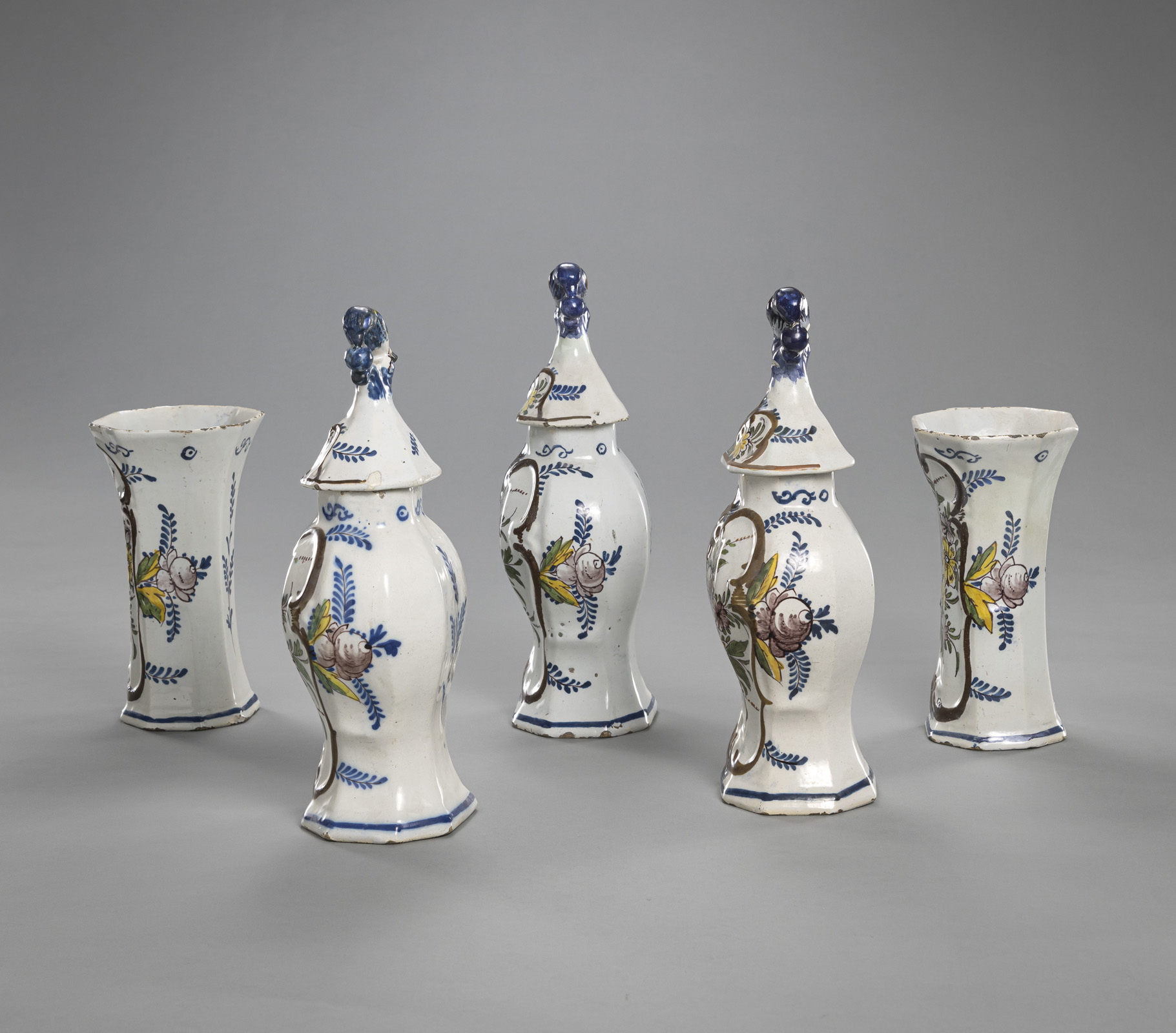 A SET OF 5 DELFT FAIENCE VASES - Image 2 of 5