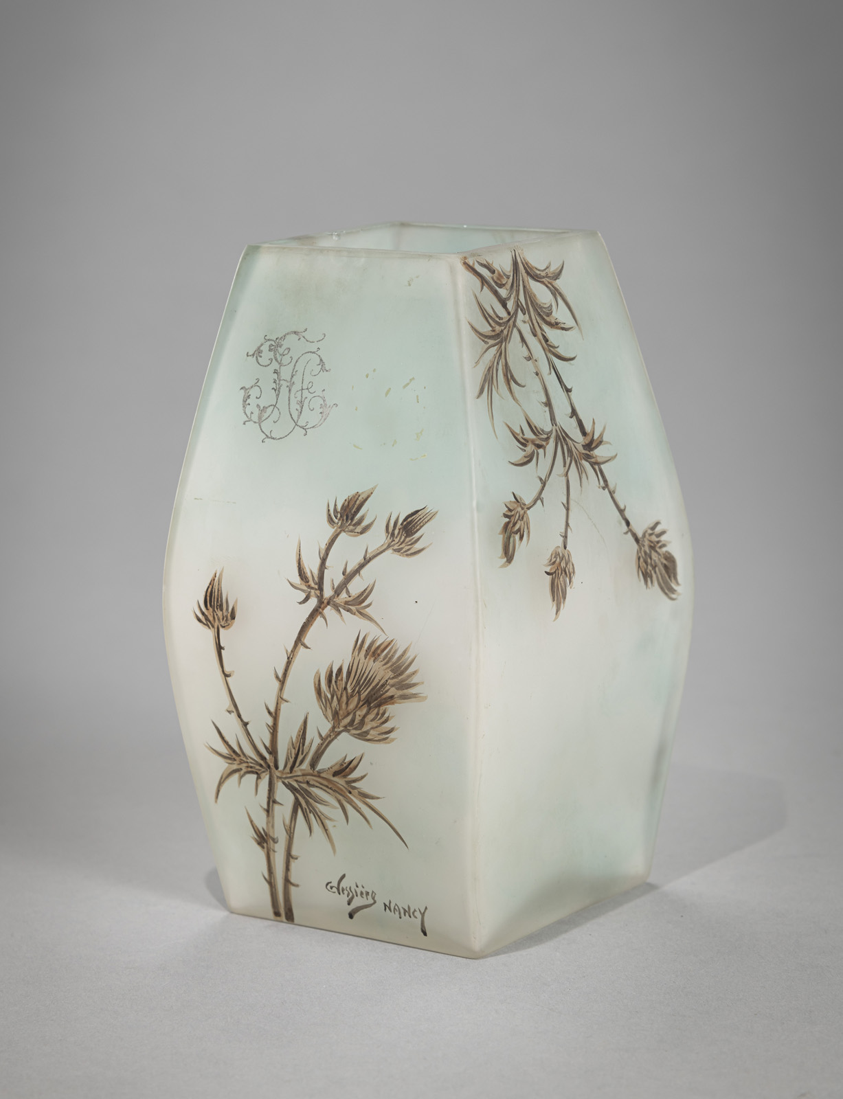 AN ENAMEL PAINTED THISTLE PATTERN GLASS VASE - Image 7 of 7