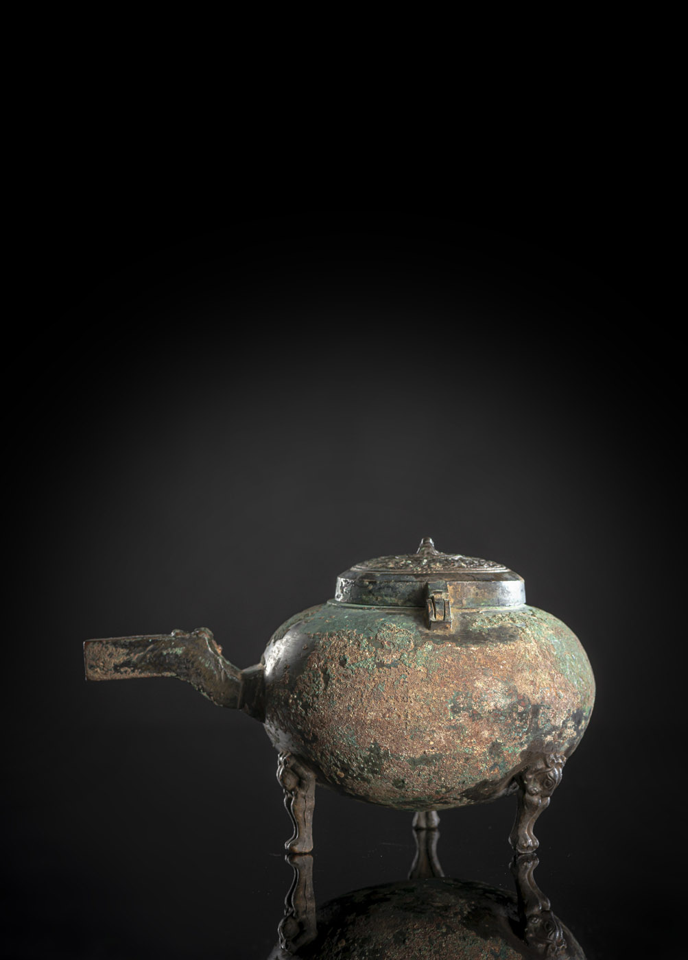 A BRONZE EWER AND COVER 'HE' - Image 2 of 3
