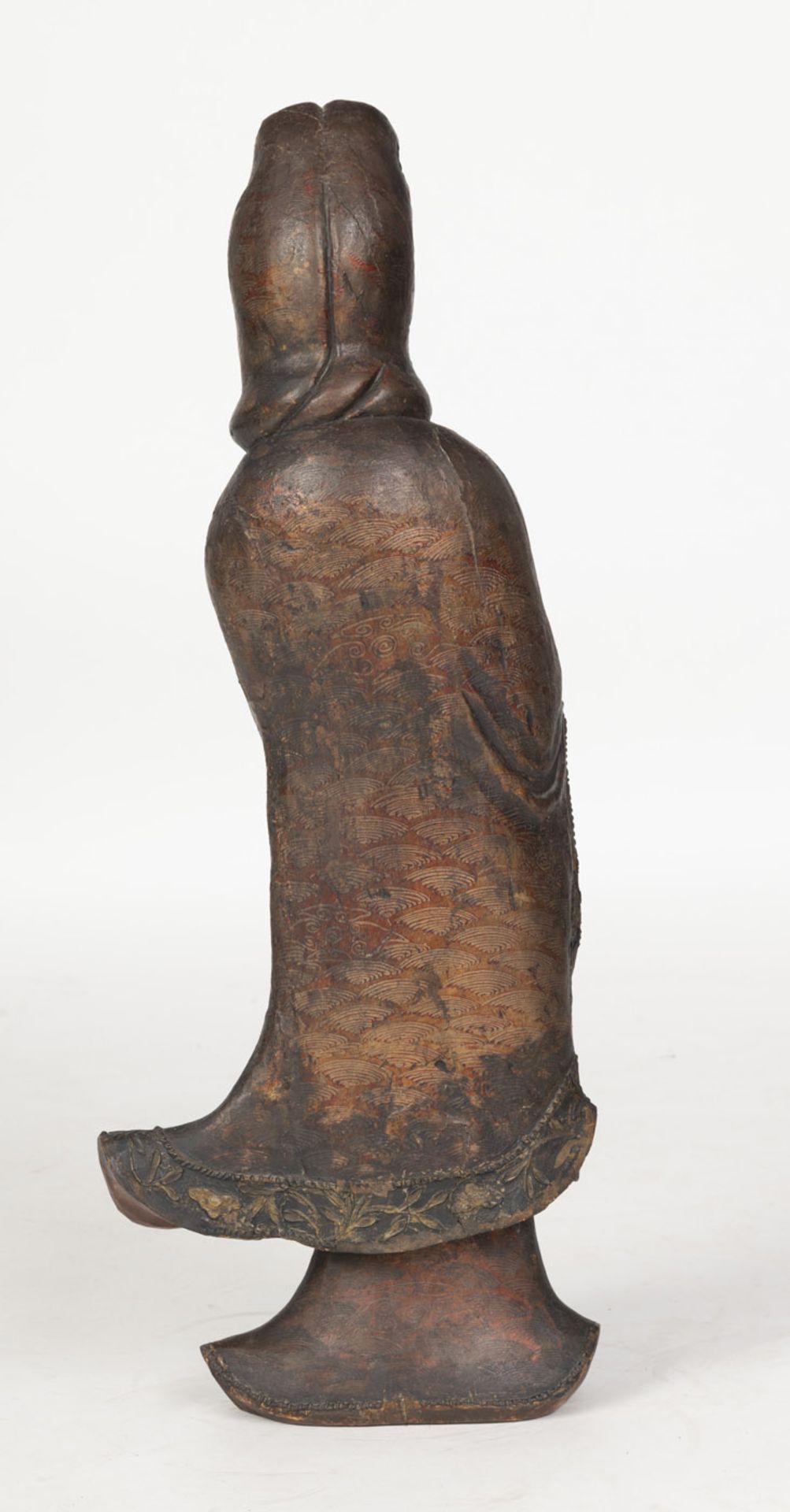 Stehende Guanyin aus Holz mit einer Vase, geschnitzt und farbig gefasst - Bild 3 aus 5