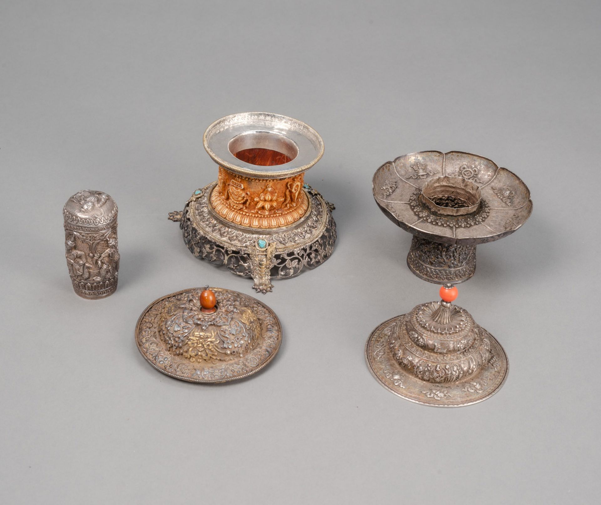 A PARCEL-GILT SILVER-MOUNTED BONE BOX AND COVER, A CUP STAND, AND A HANDLE - Image 2 of 4