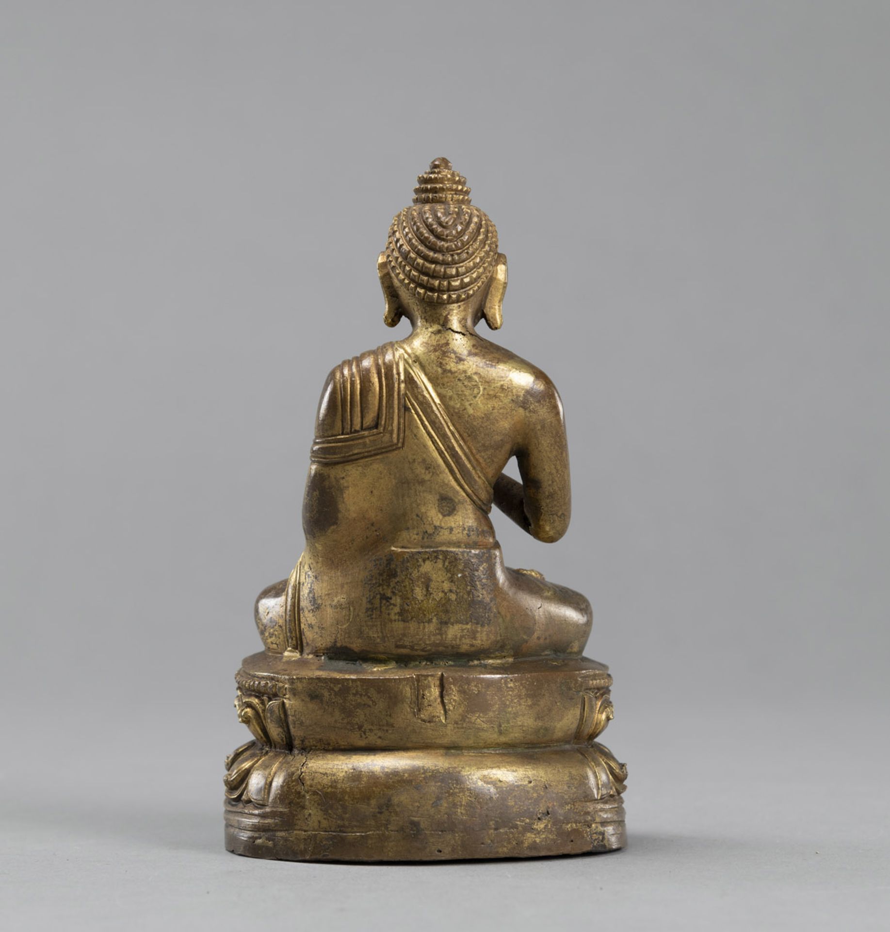 A SEATED BRONZE BUDDHA SHAKYAMUNI - Image 3 of 4