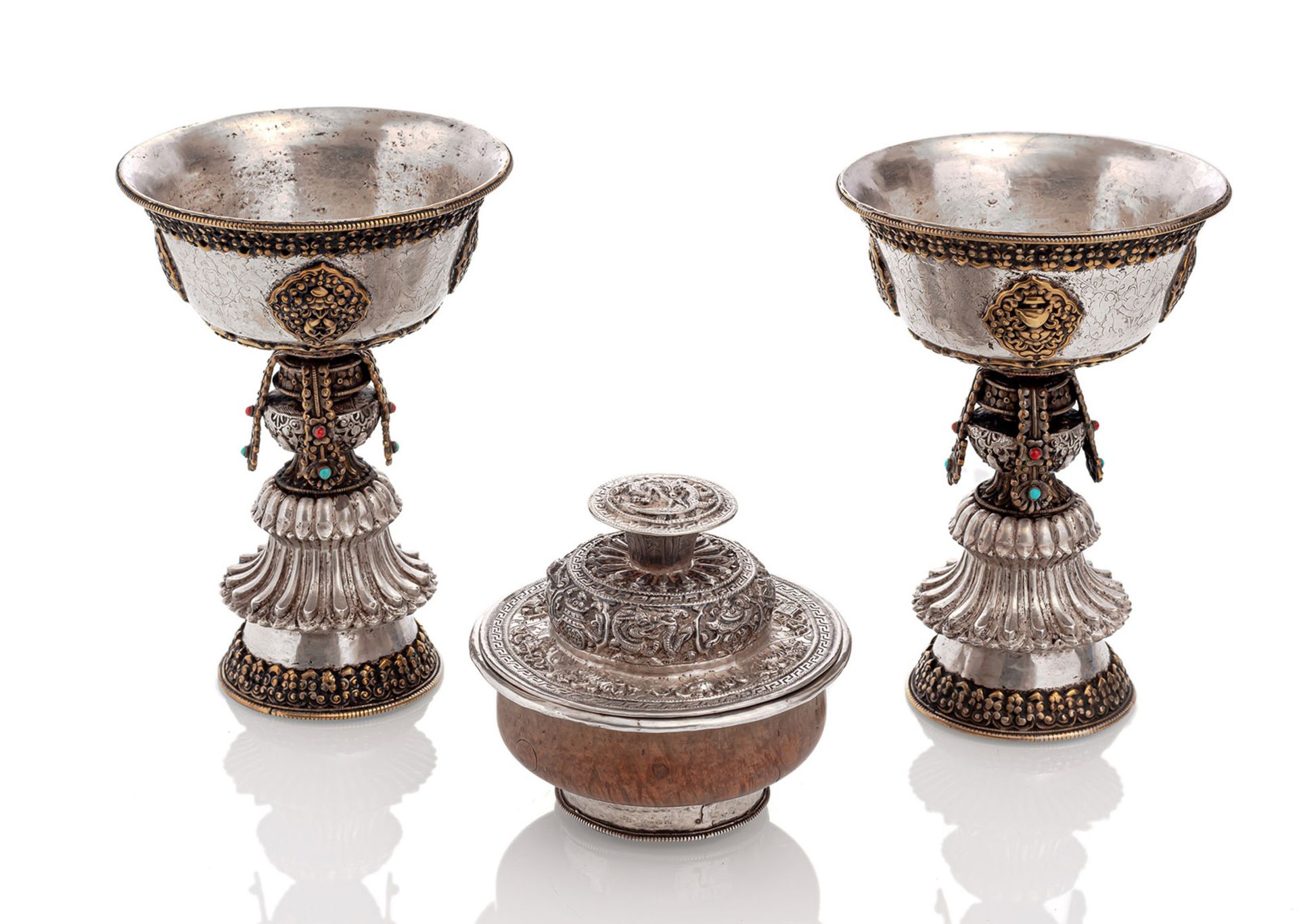 TWO SILVER BUTTER LAMPS AND A ROOTWOOD BOWL WITH SILVER LINER AND SILVER COVER